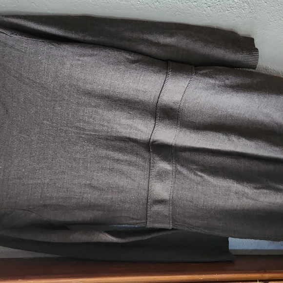 Grey sweater dress. - Picture 4 of 4
